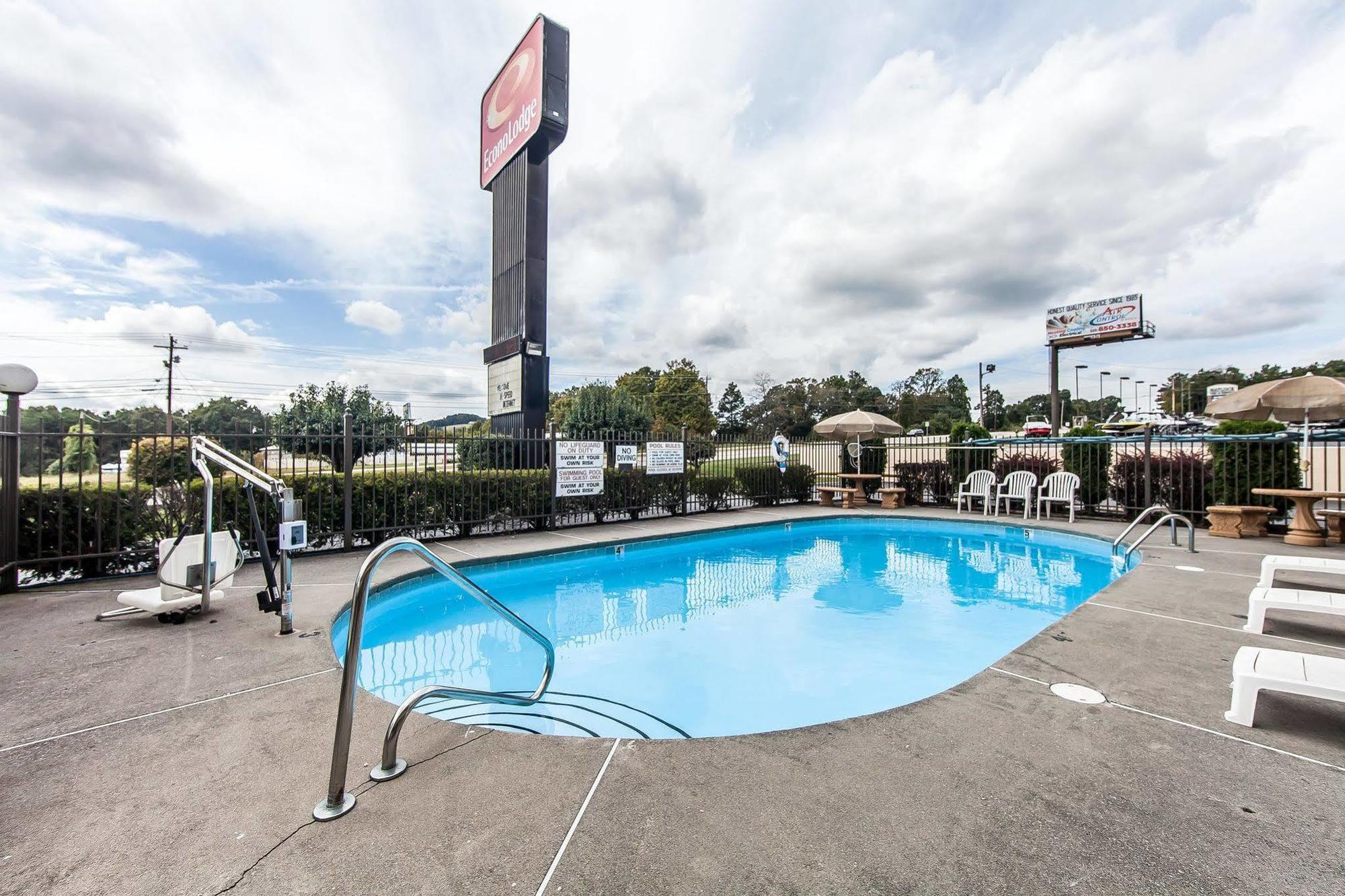 Econo Lodge Lenoir City Extérieur photo